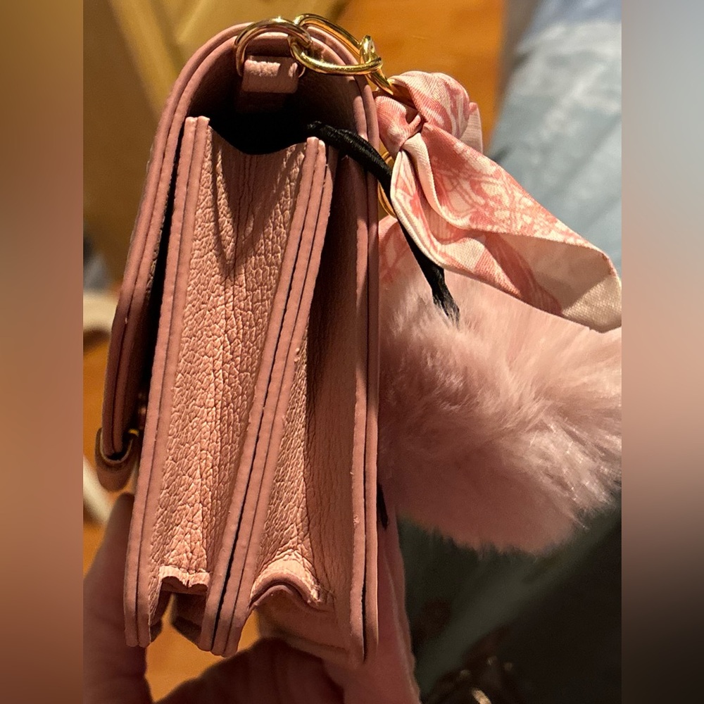 NWT 4pc Pink Vegan Leather Crossbody Hand Bag w/ Twilly, Charm and Wallet - Picture 5 of 14